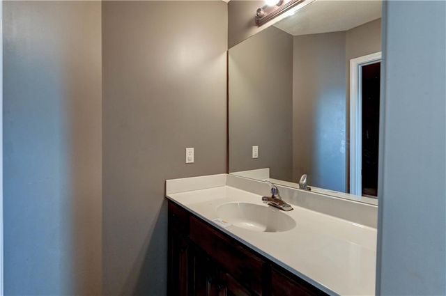 16627 S Lind Road, Olathe, KS 66062