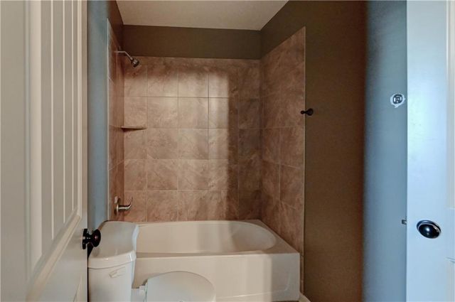 16627 S Lind Road, Olathe, KS 66062