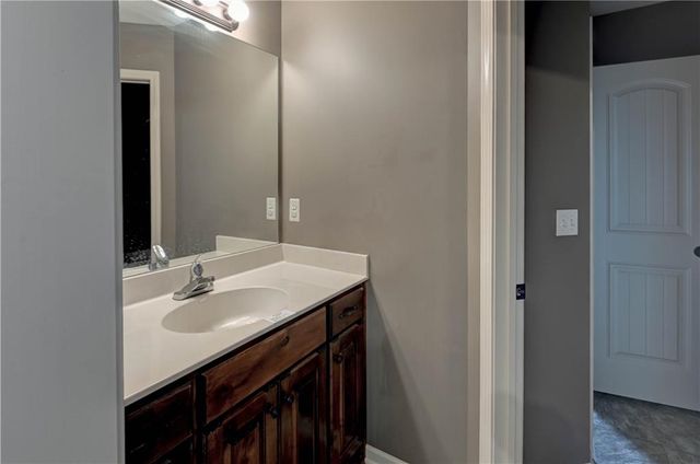 16627 S Lind Road, Olathe, KS 66062