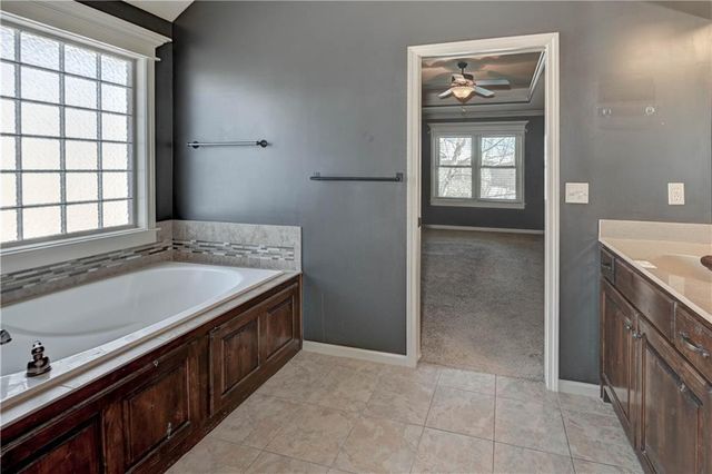 16627 S Lind Road, Olathe, KS 66062