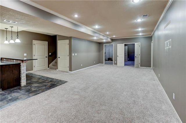 16627 S Lind Road, Olathe, KS 66062