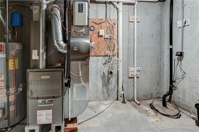 16627 S Lind Road, Olathe, KS 66062