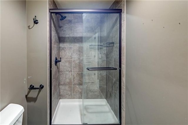 16627 S Lind Road, Olathe, KS 66062