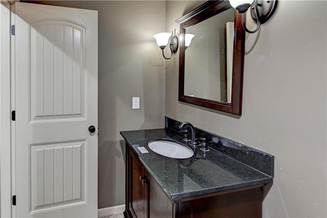 16627 S Lind Road, Olathe, KS 66062