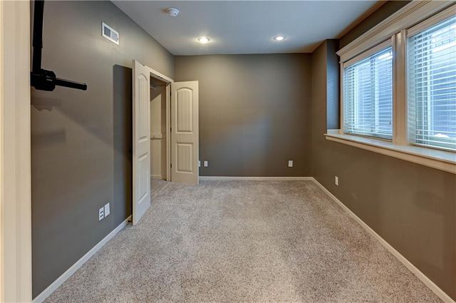 16627 S Lind Road, Olathe, KS 66062