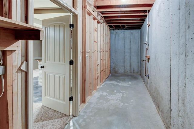 16627 S Lind Road, Olathe, KS 66062