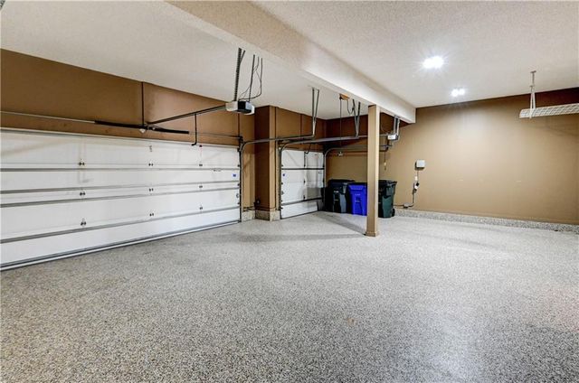 16627 S Lind Road, Olathe, KS 66062