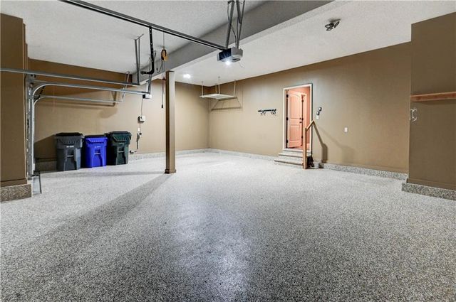 16627 S Lind Road, Olathe, KS 66062