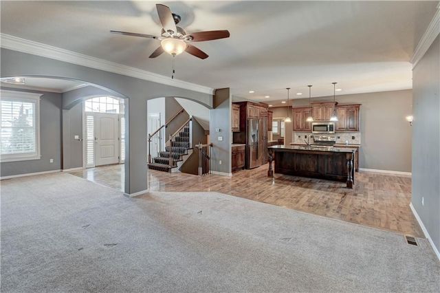 16627 S Lind Road, Olathe, KS 66062