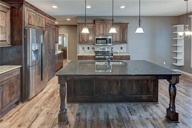 16627 S Lind Road, Olathe, KS 66062