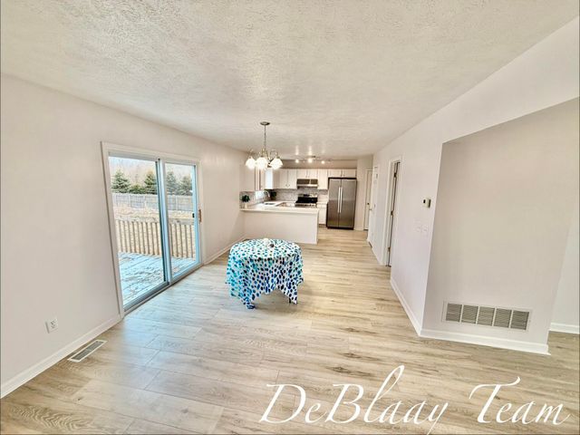 6873 Peninsula Drive Ne, Courtland Twp, MI 49341