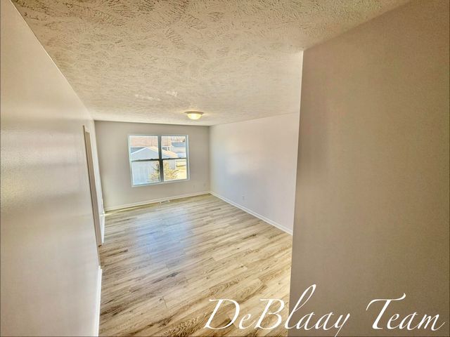 6873 Peninsula Drive Ne, Courtland Twp, MI 49341