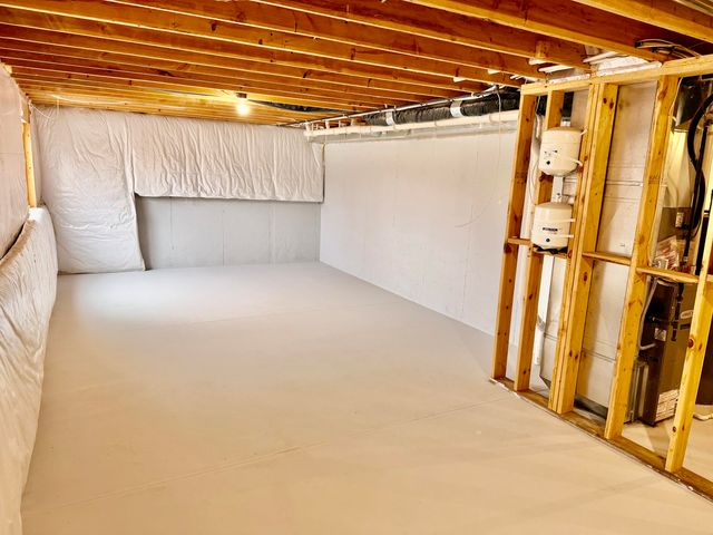 6873 Peninsula Drive Ne, Courtland Twp, MI 49341