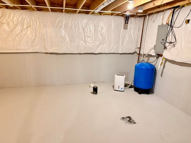 6873 Peninsula Drive Ne, Courtland Twp, MI 49341