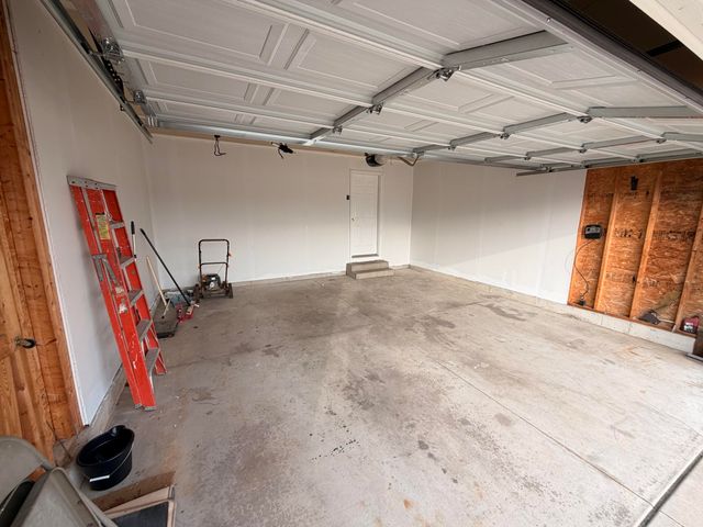 6873 Peninsula Drive Ne, Courtland Twp, MI 49341