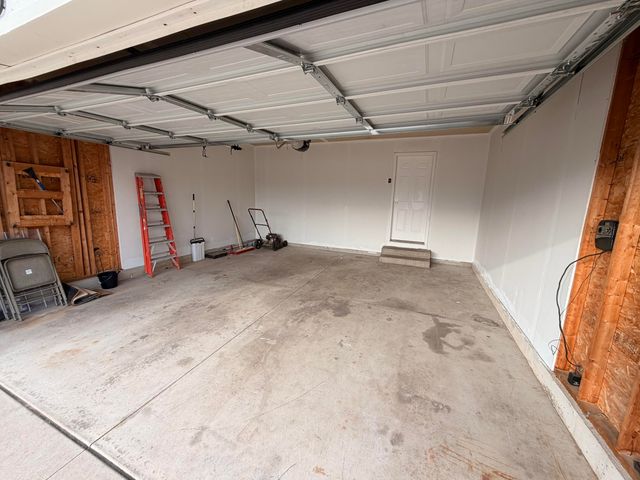 6873 Peninsula Drive Ne, Courtland Twp, MI 49341