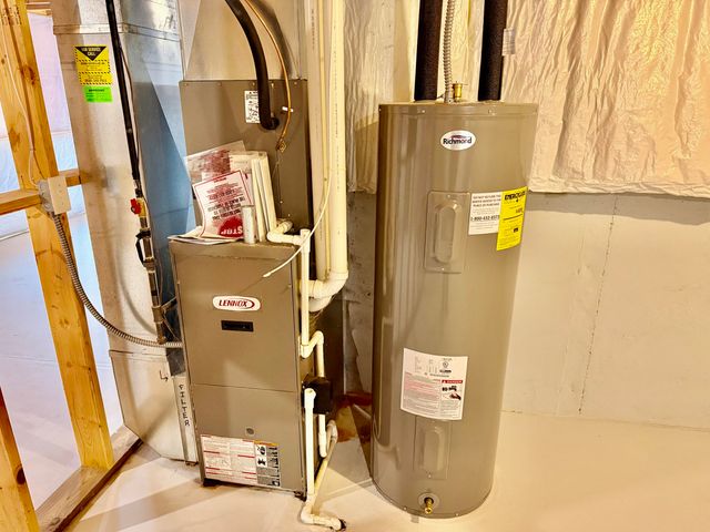 6873 Peninsula Drive Ne, Courtland Twp, MI 49341