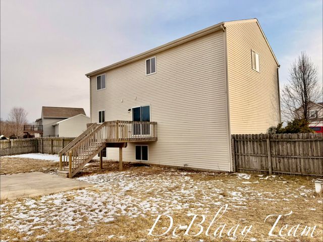 6873 Peninsula Drive Ne, Courtland Twp, MI 49341