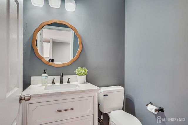41 Rojewski Way, Parlin, NJ 08859