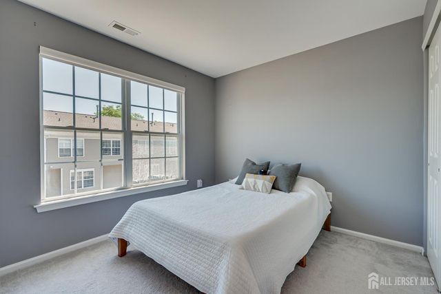 41 Rojewski Way, Parlin, NJ 08859