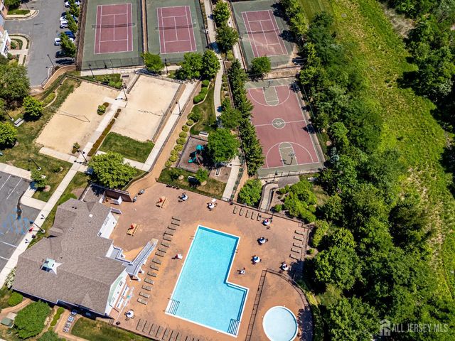 41 Rojewski Way, Parlin, NJ 08859