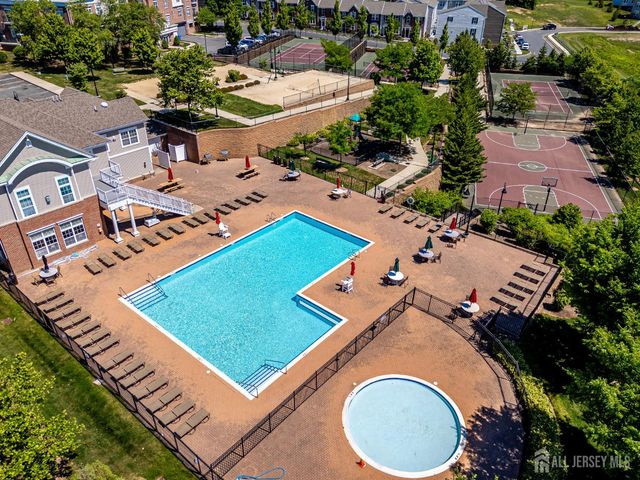 41 Rojewski Way, Parlin, NJ 08859