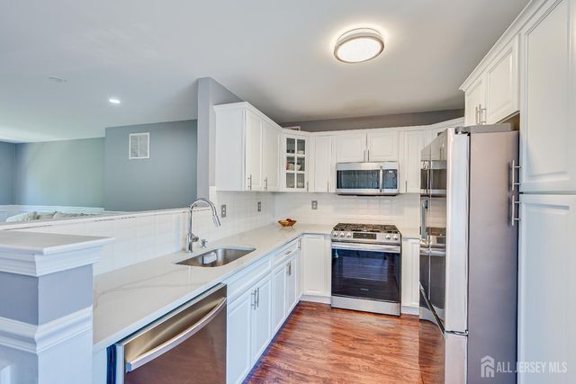 41 Rojewski Way, Parlin, NJ 08859