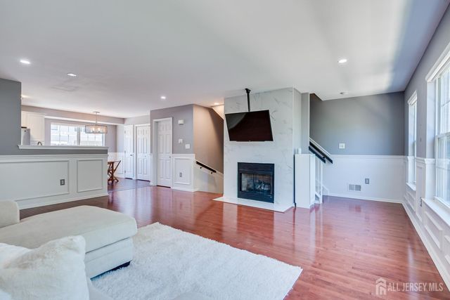 41 Rojewski Way, Parlin, NJ 08859