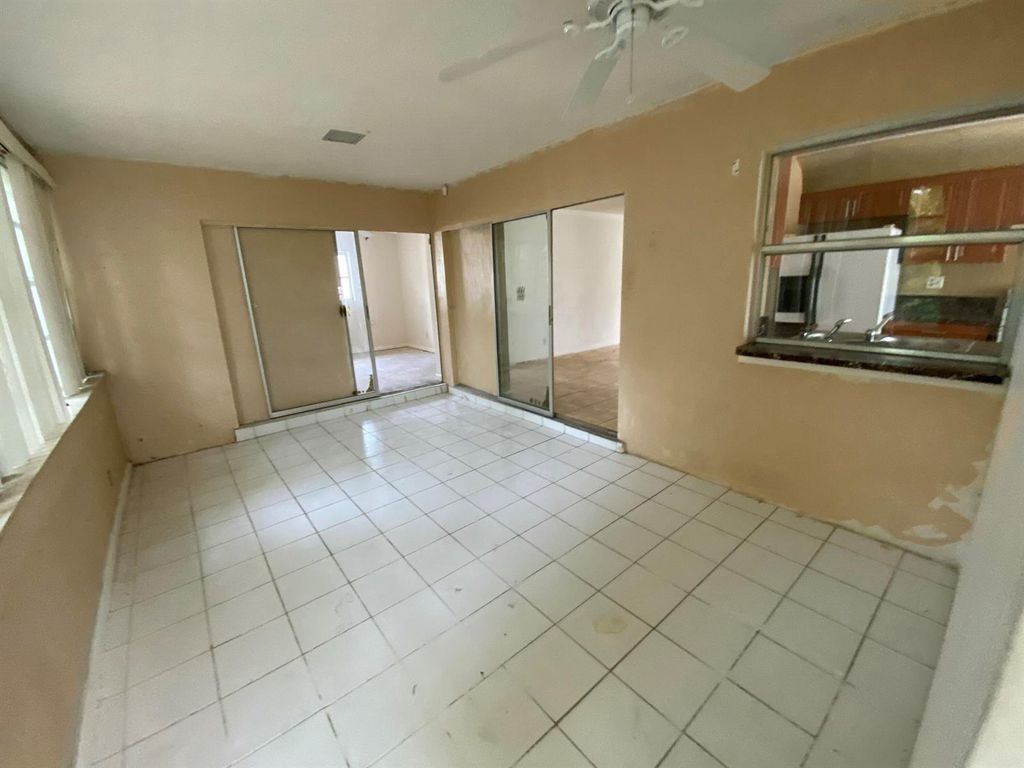 Image 14 of property listing at 5139 NW 43rd Court, Lauderdale Lakes, FL 33319