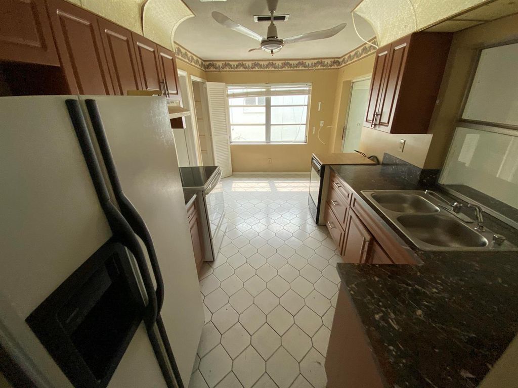 Image 15 of property listing at 5139 NW 43rd Court, Lauderdale Lakes, FL 33319