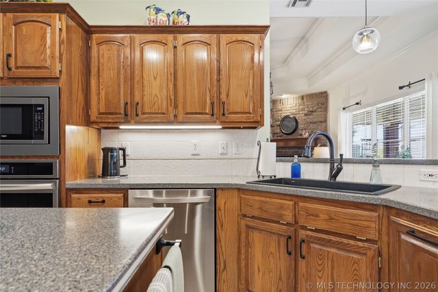 3005 N 15th Street, Broken Arrow, OK 74012