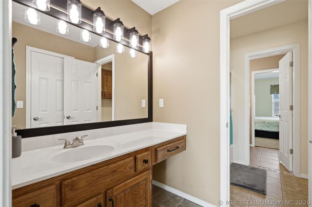 3005 N 15th Street, Broken Arrow, OK 74012