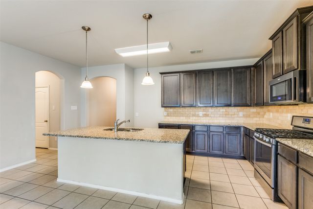 1900 Outpost Creek Lane, Aubrey, TX 76227