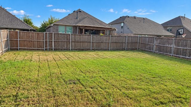 1900 Outpost Creek Lane, Aubrey, TX 76227