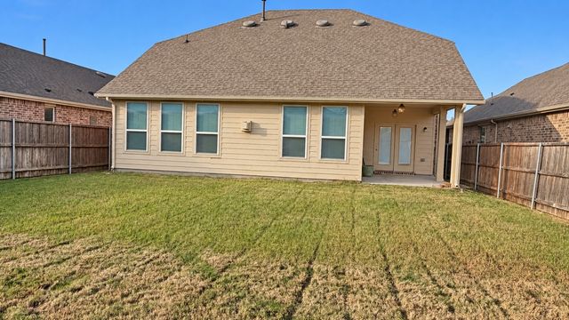 1900 Outpost Creek Lane, Aubrey, TX 76227