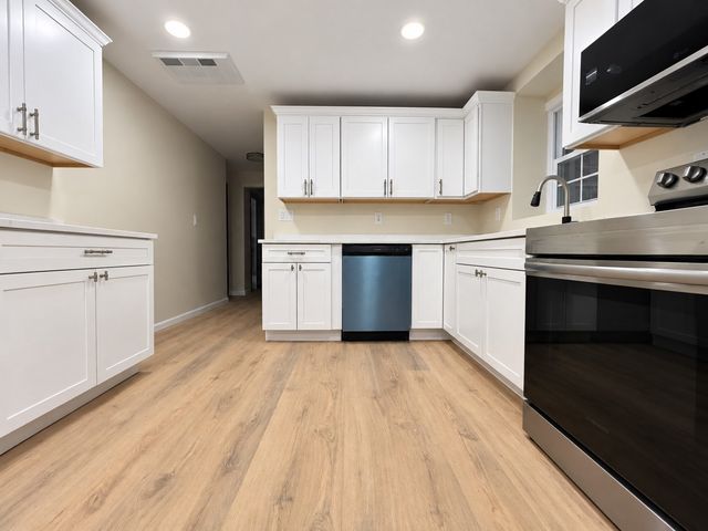 8 Birch Ln A, Shrewsbury, MA 01545