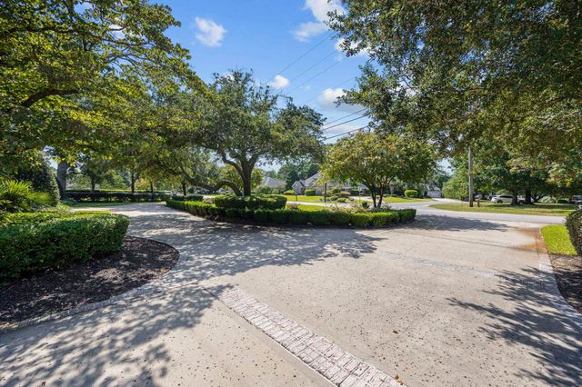 9318 Cove Dr., Myrtle Beach, SC 29572