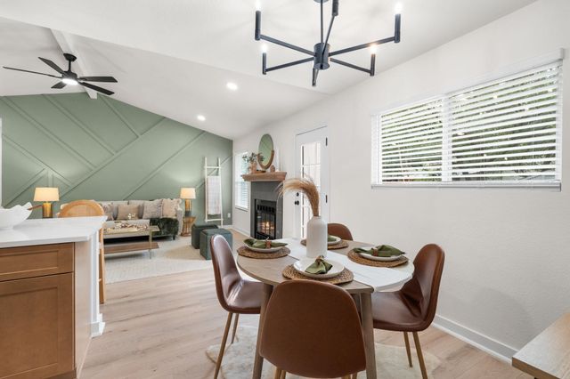 6807 Luckenbach LN, Austin, TX 78729