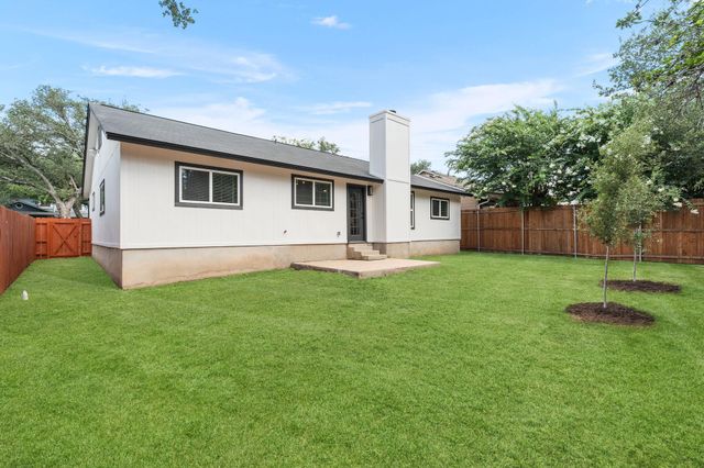 6807 Luckenbach LN, Austin, TX 78729