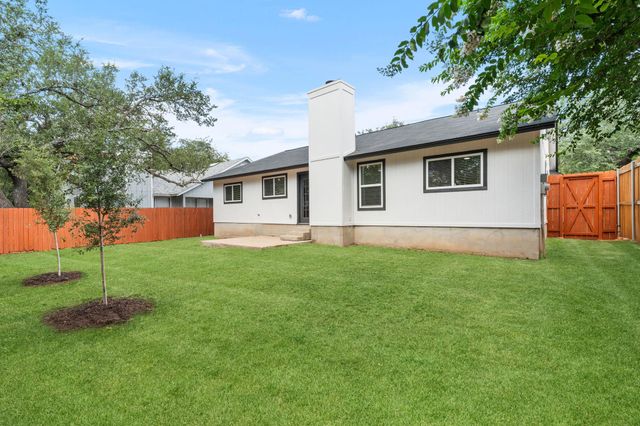 6807 Luckenbach LN, Austin, TX 78729