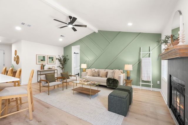 6807 Luckenbach LN, Austin, TX 78729