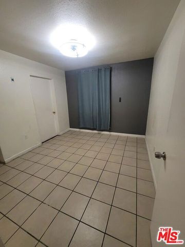 8111 S Main Street, Los Angeles, CA 90003