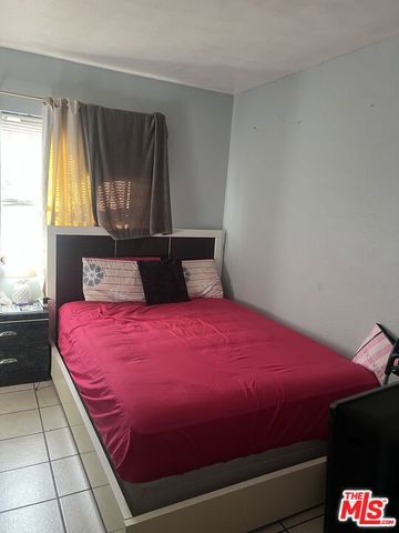 8111 S Main Street, Los Angeles, CA 90003