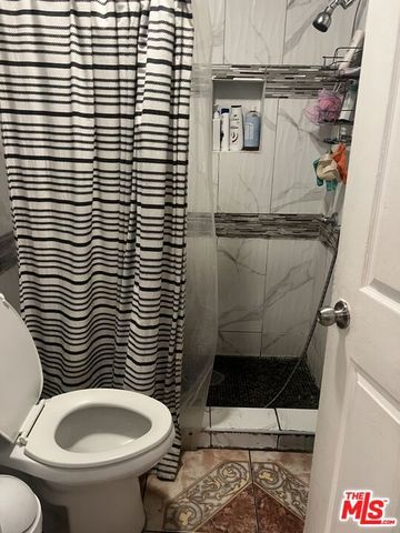 8111 S Main Street, Los Angeles, CA 90003