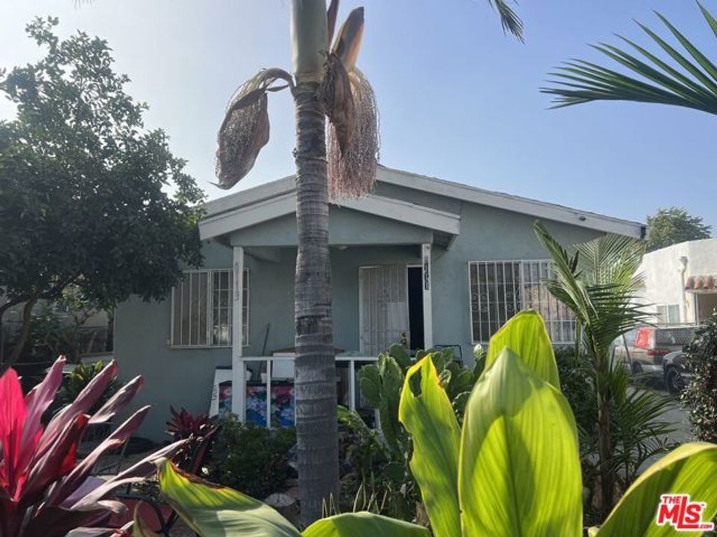 8111 S Main Street, Los Angeles, CA 90003