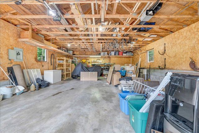 105 Windlass CT, Moneta, VA 24121