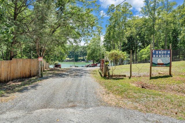 105 Windlass CT, Moneta, VA 24121