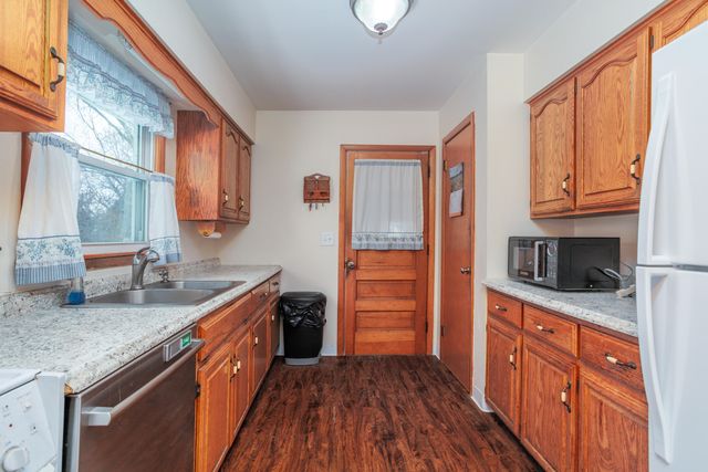 12293 Beadle Lake Road, Emmett Twp, MI 49014