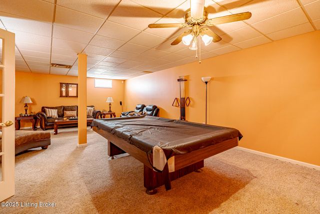 6912 Day Break Ct, Louisville, KY 40272