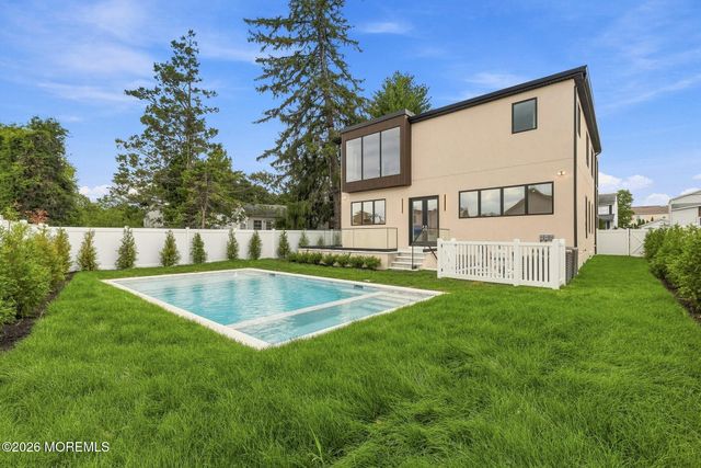 5 Royal Place, Long Branch, NJ 07740